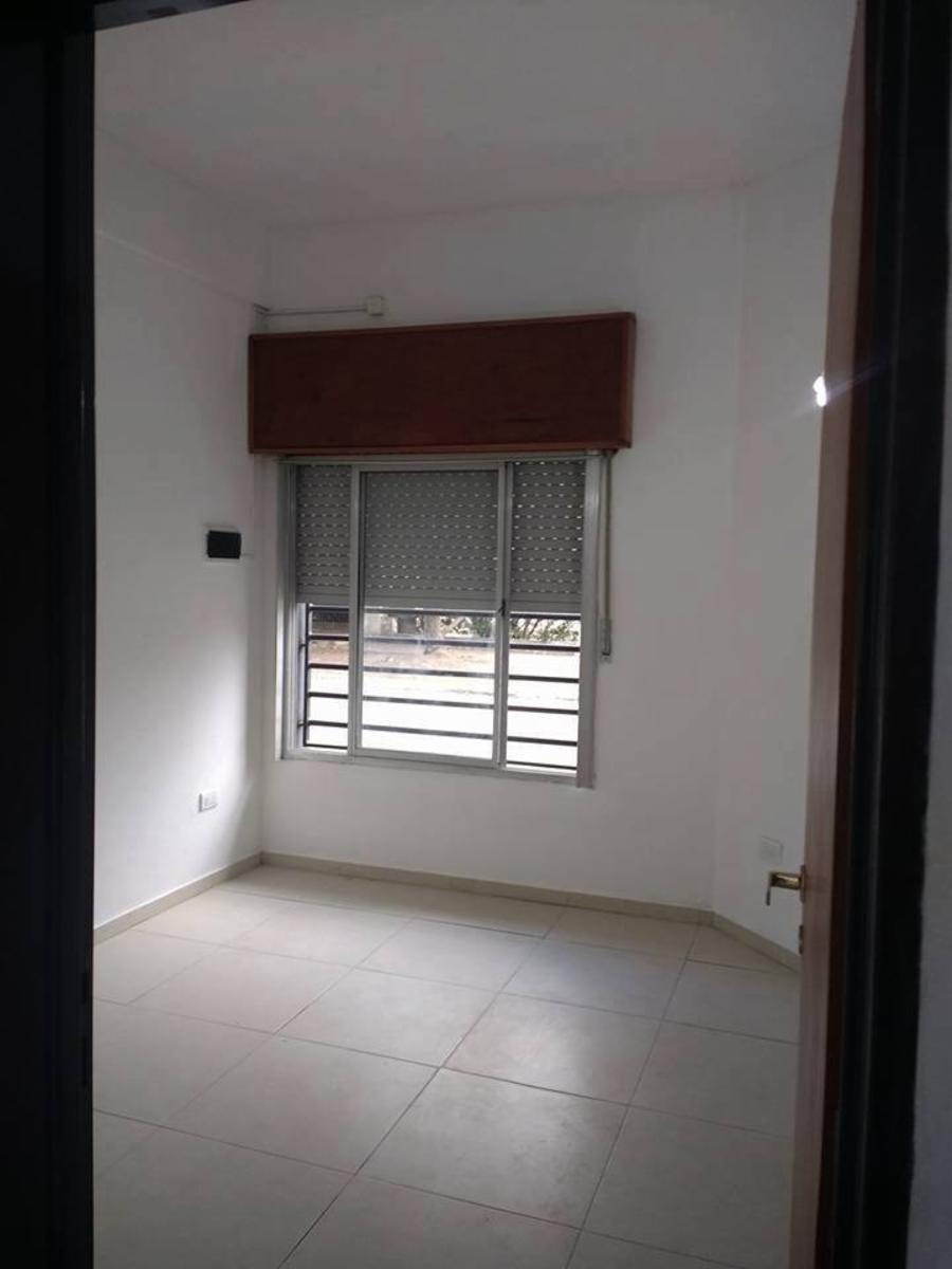 106 595 · Berazategui — foto 6