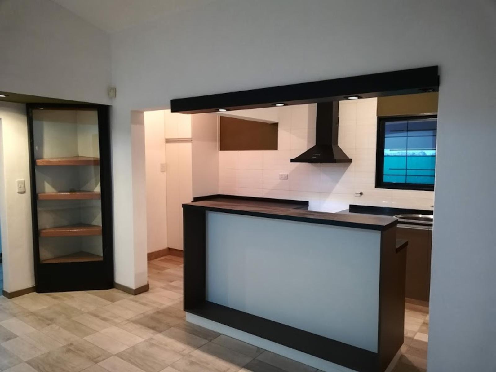 CASA VENTA CARLOS PAZ CON PILETA CENTRICA · Punilla — foto 13