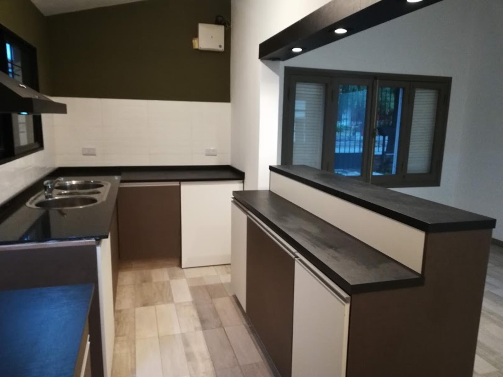 CASA VENTA CARLOS PAZ CON PILETA CENTRICA · Punilla — foto 15
