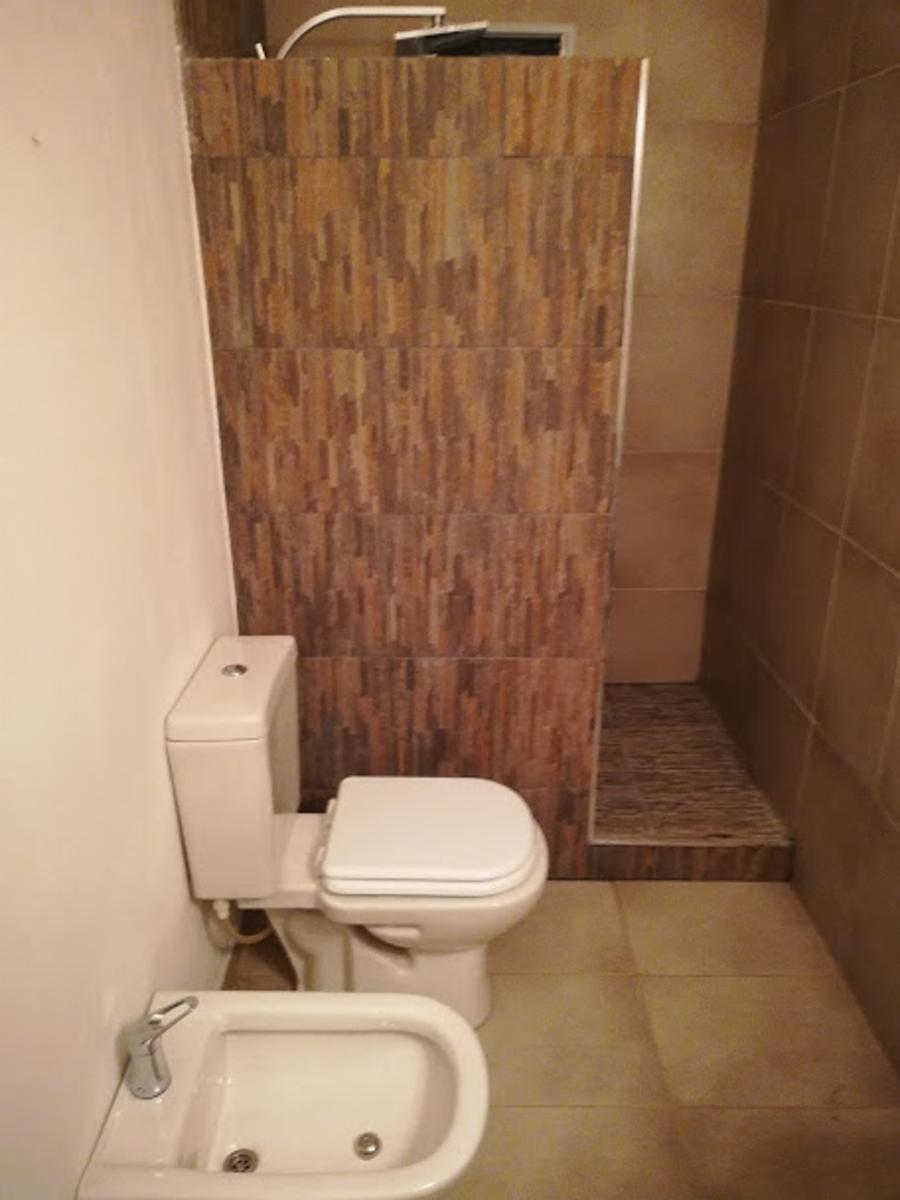 CASA VENTA CARLOS PAZ CON PILETA CENTRICA · Punilla — foto 17