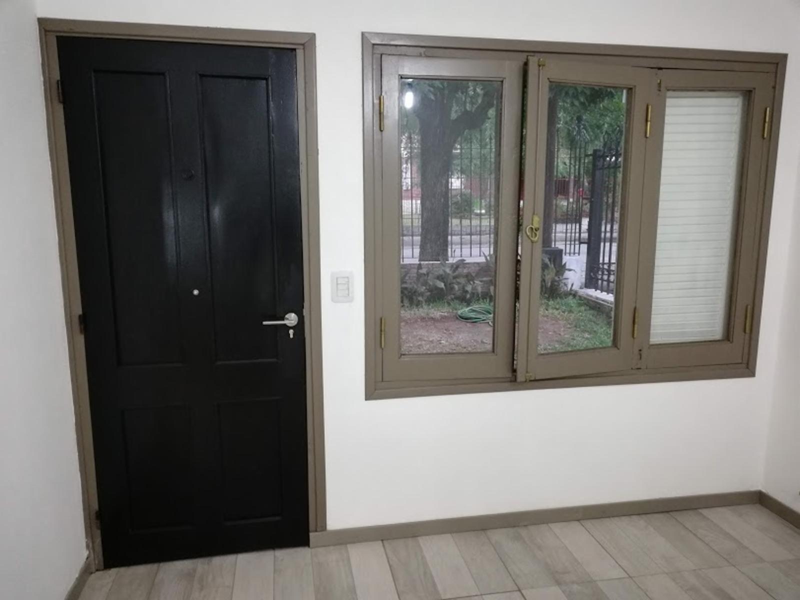 CASA VENTA CARLOS PAZ CON PILETA CENTRICA · Punilla — foto 19