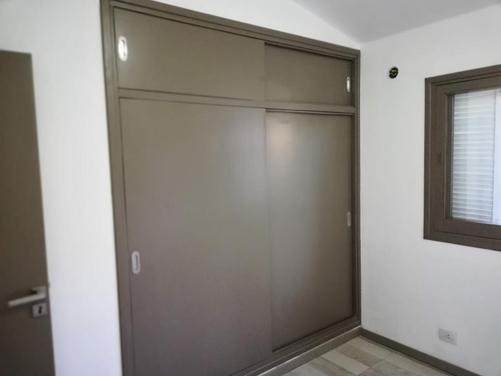 CASA VENTA CARLOS PAZ CON PILETA CENTRICA · Punilla — foto 23