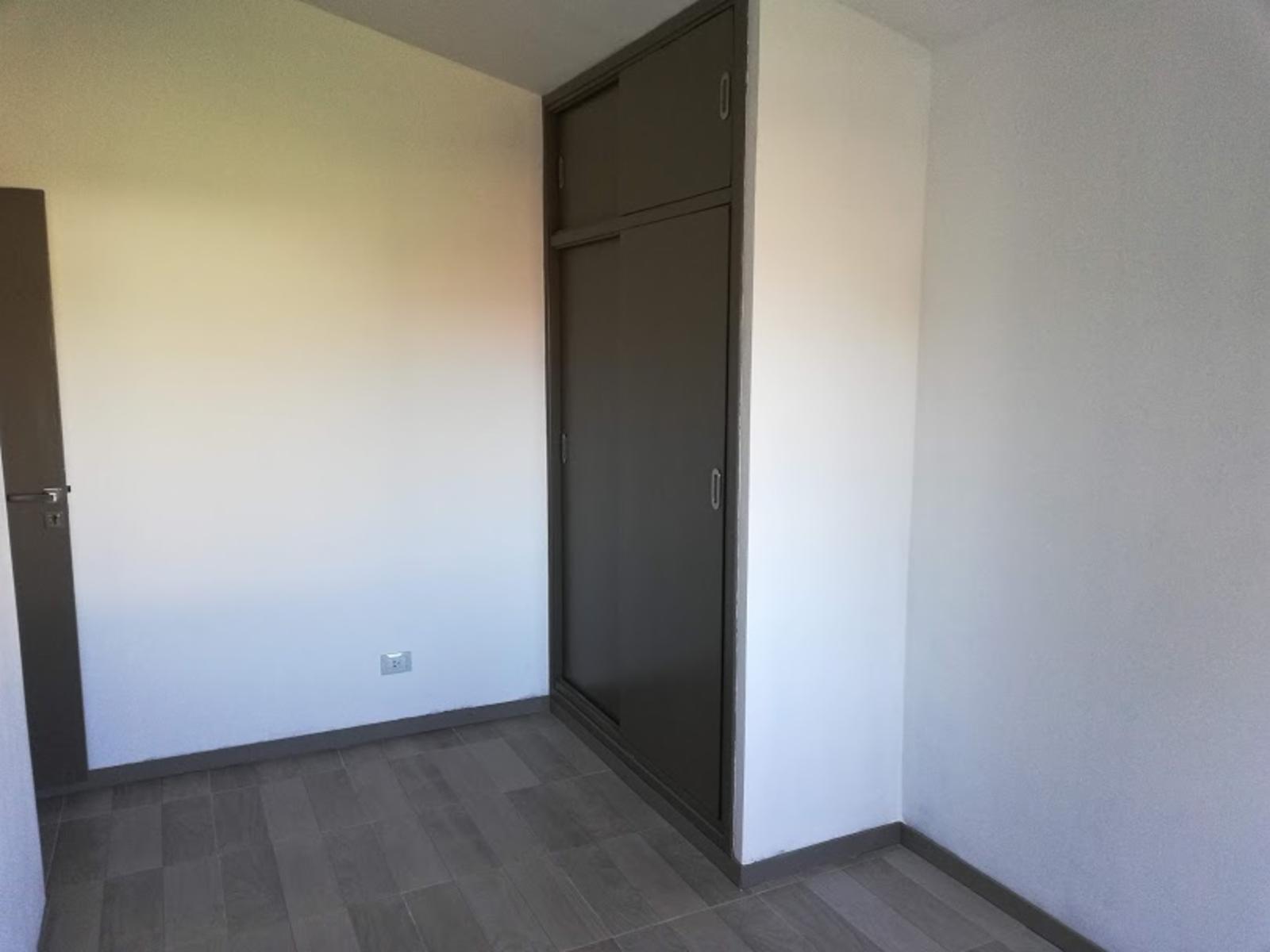 CASA VENTA CARLOS PAZ CON PILETA CENTRICA · Punilla — foto 28