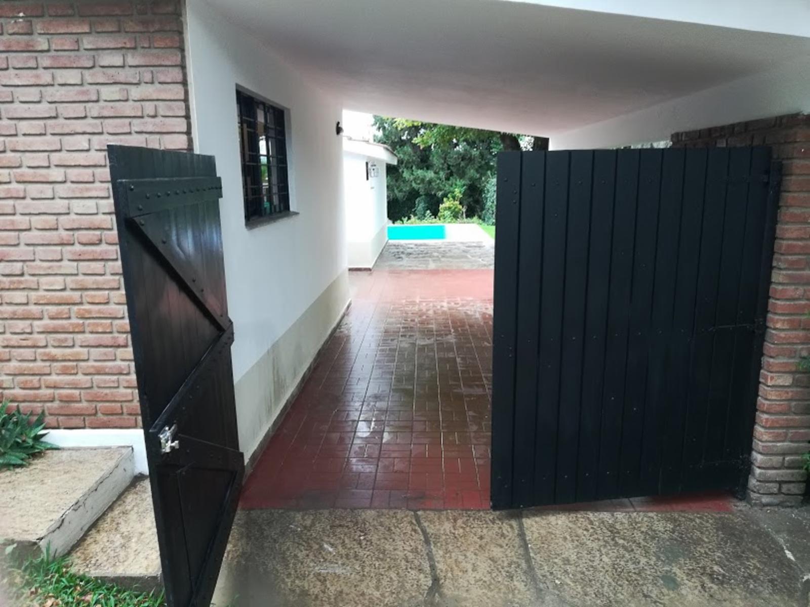 CASA VENTA CARLOS PAZ CON PILETA CENTRICA · Punilla — foto 4