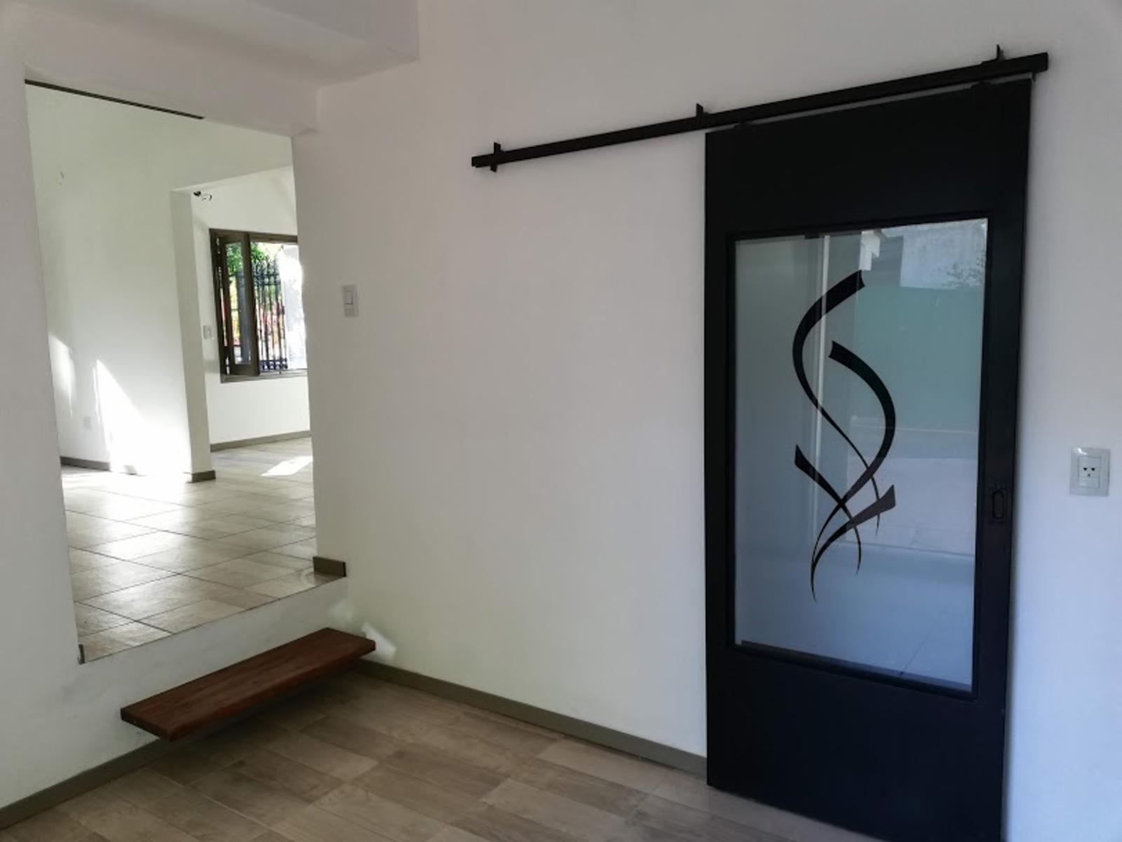 CASA VENTA CARLOS PAZ CON PILETA CENTRICA · Punilla — foto 33