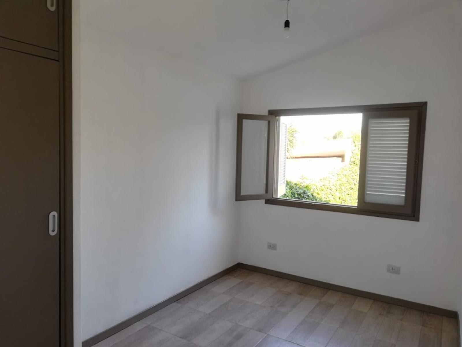 CASA VENTA CARLOS PAZ CON PILETA CENTRICA · Punilla — foto 36