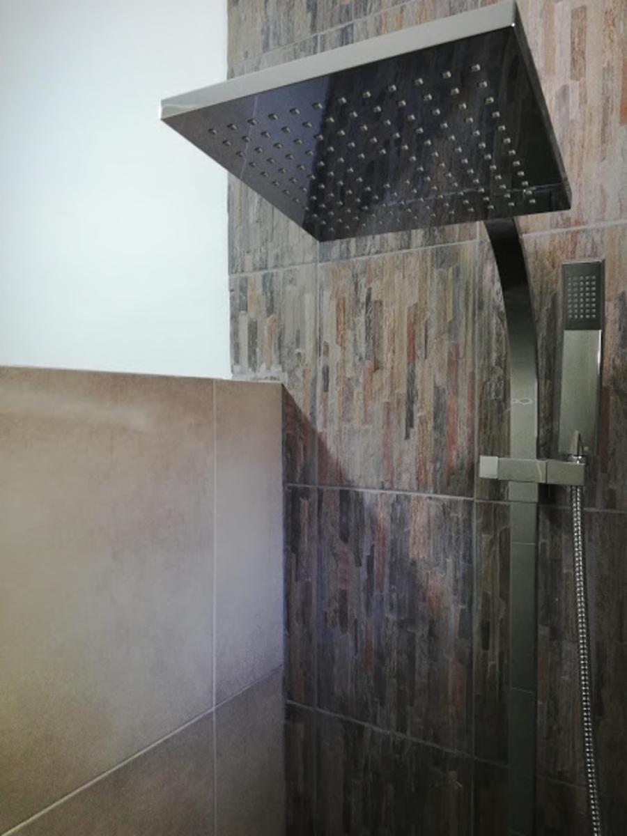 CASA VENTA CARLOS PAZ CON PILETA CENTRICA · Punilla — foto 37