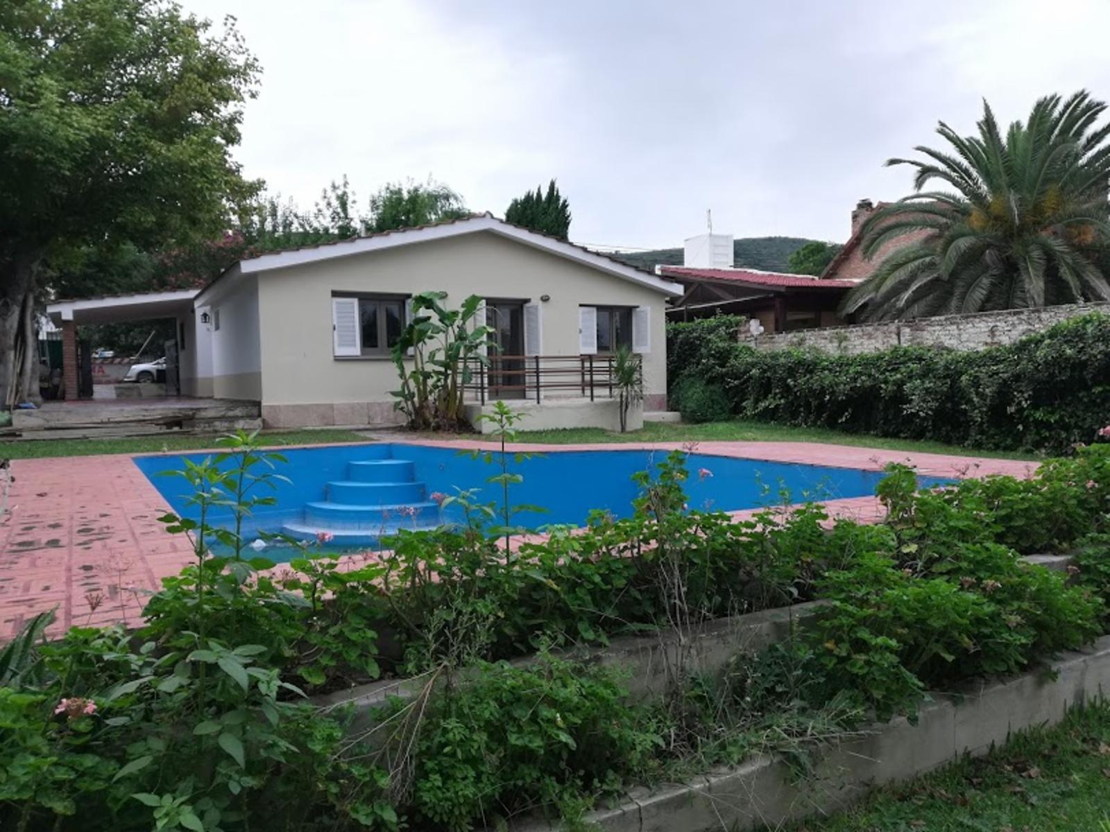 CASA VENTA CARLOS PAZ CON PILETA CENTRICA · Punilla — foto 8