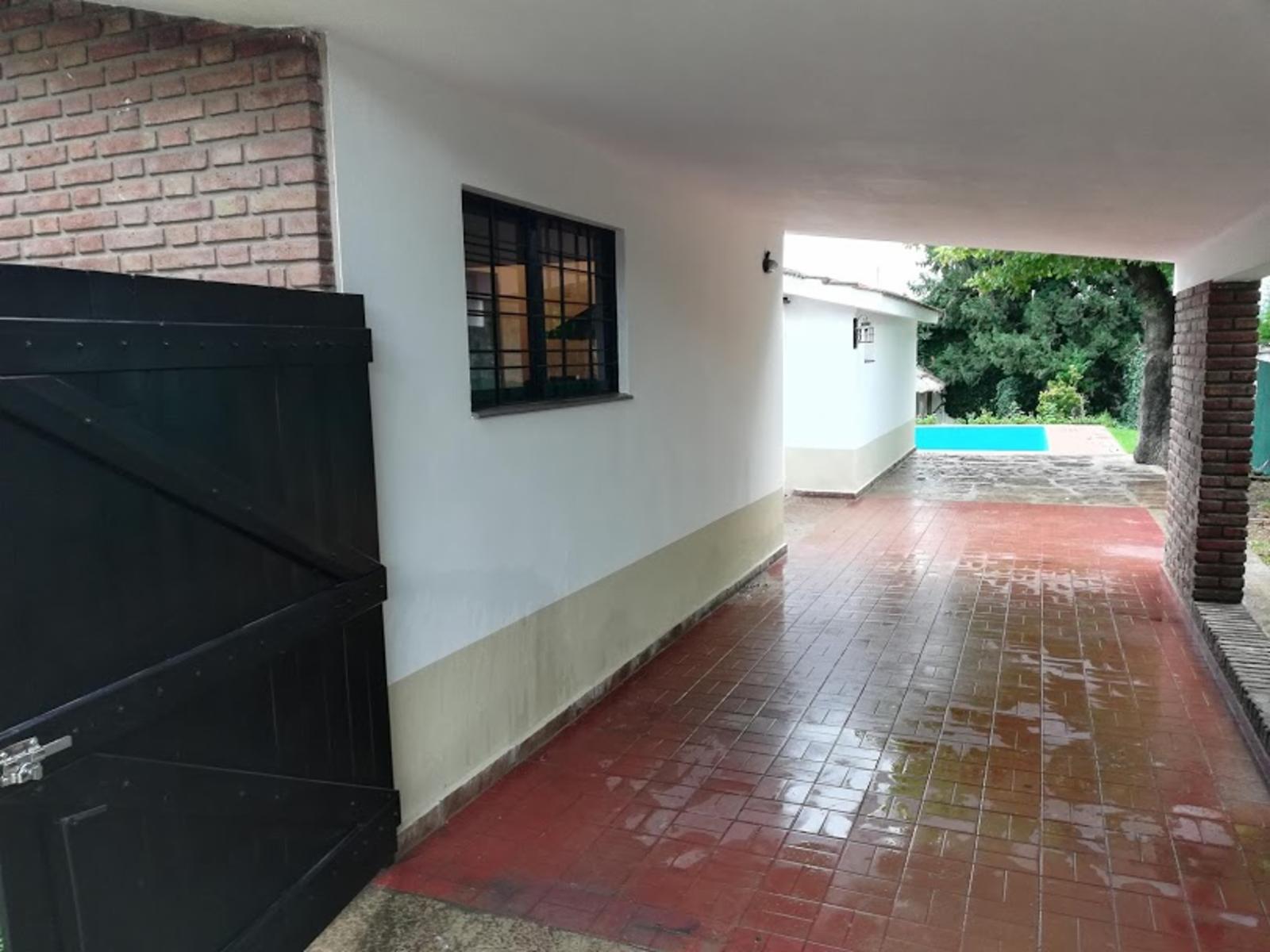 CASA VENTA CARLOS PAZ CON PILETA CENTRICA · Punilla — foto 9