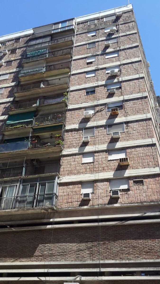 Rosario: Maipu 714 piso 10 Dto 1 o A - Departamento externo con balcon de 3 dormitorios con cochera en venta, Santa Fe, Argentina