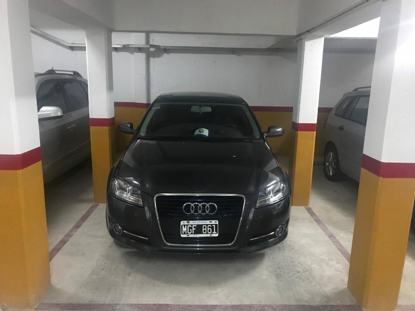 Cochera a estrenar en edificio Laguzzi