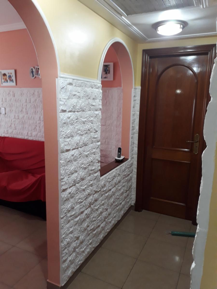CASA 5 AMB. c/2 coch. Excelente e impecable S/lote propio en Lanusita. USO COMERCIAL O VIVIENDA.
