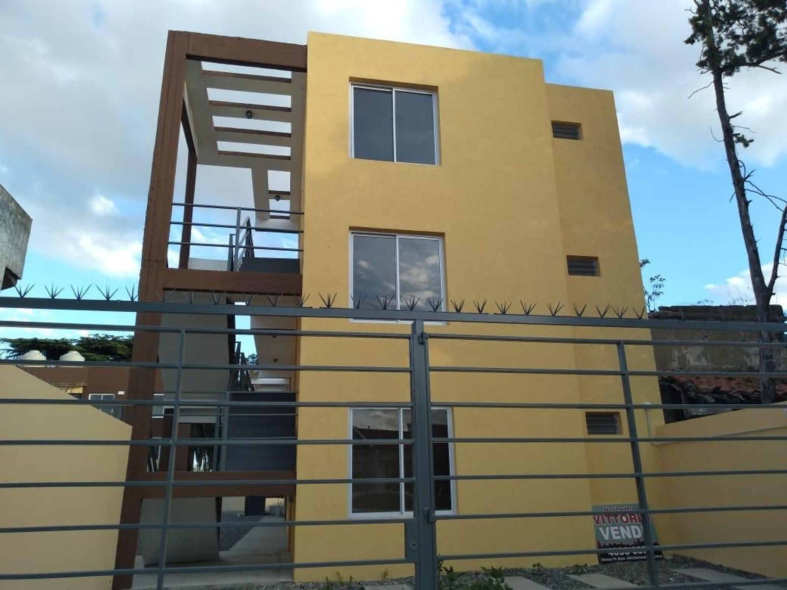 Departamento en 2do. piso, en Morón