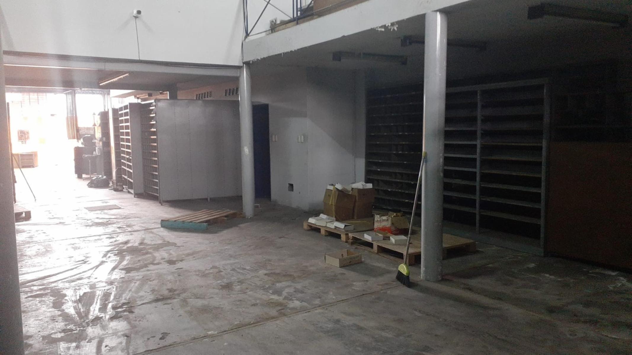 AV. HIPÓLITO YRIGOYEN al 900 · Morón — foto 11