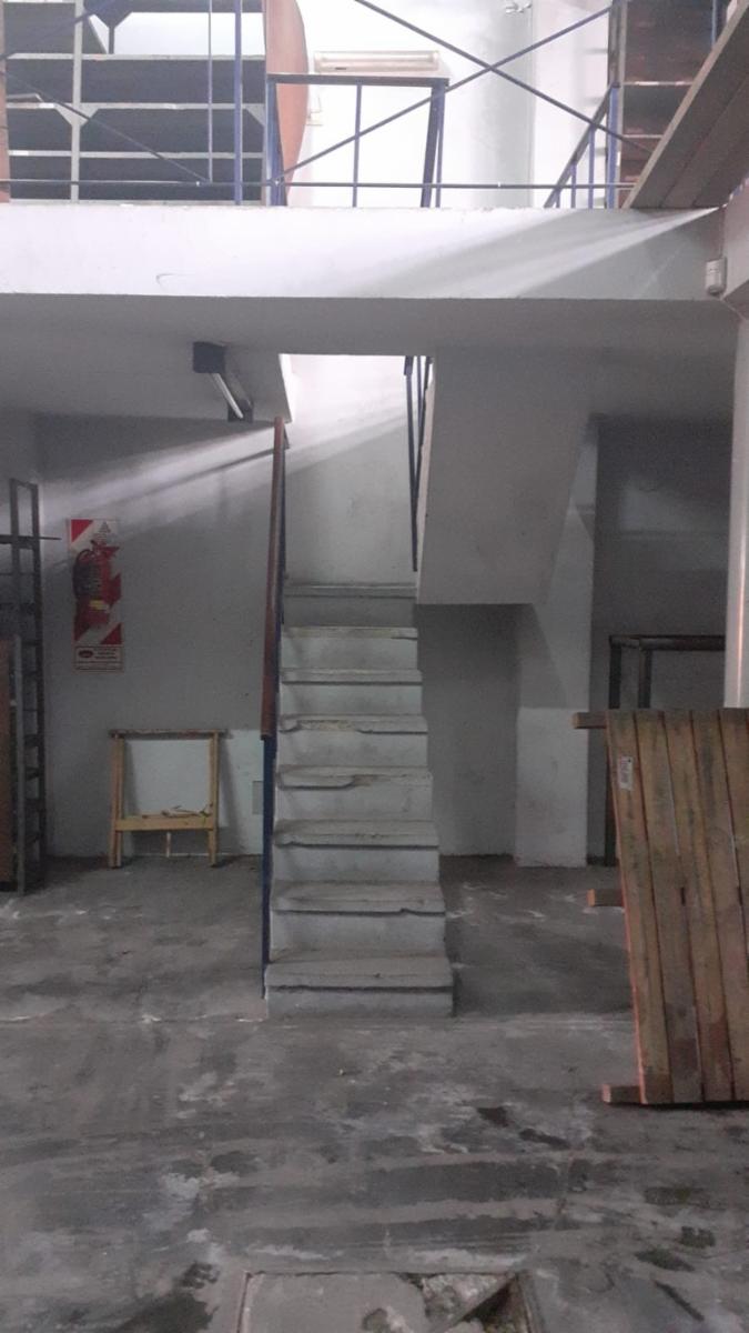 AV. HIPÓLITO YRIGOYEN al 900 · Morón — foto 3