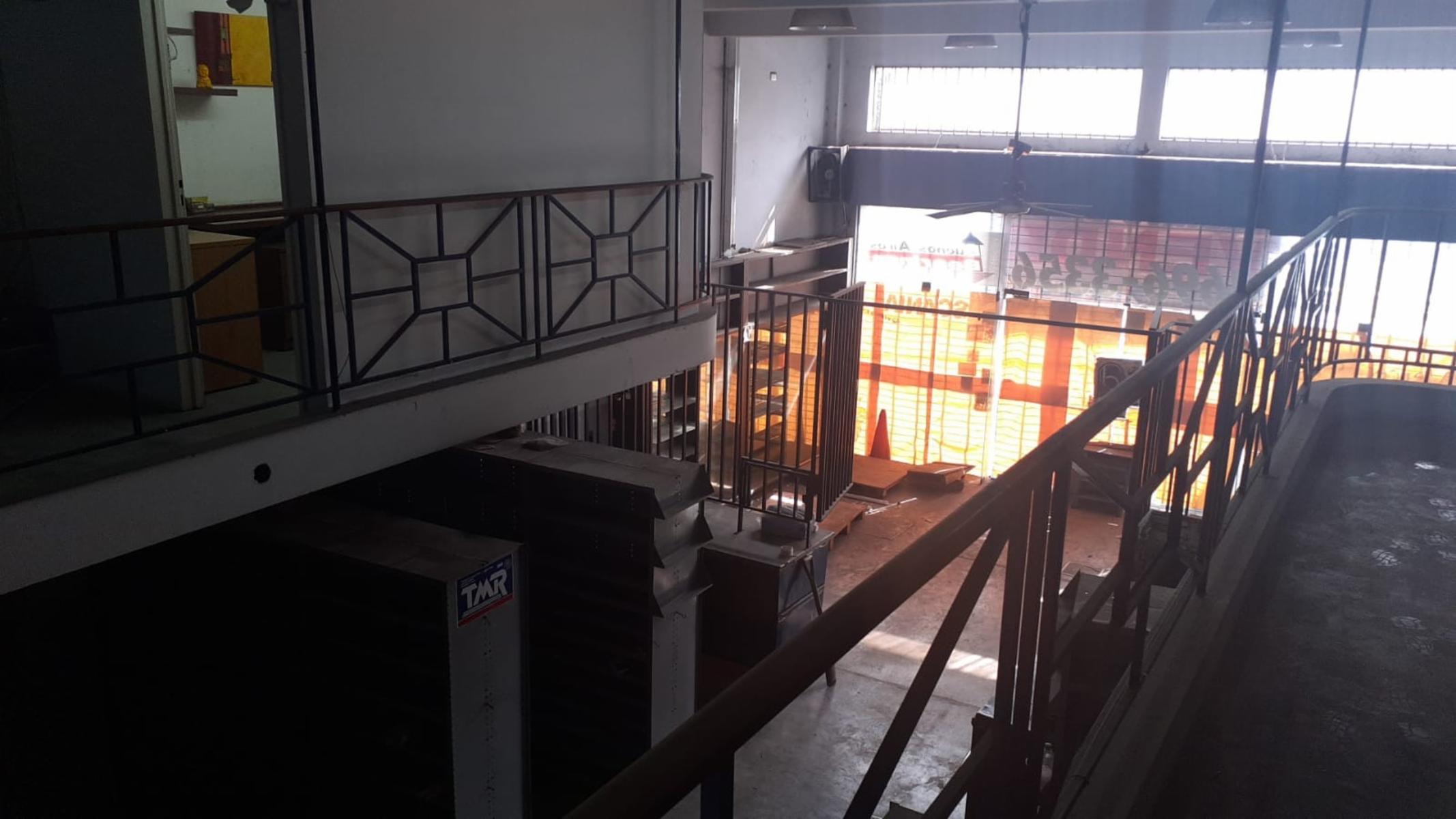 AV. HIPÓLITO YRIGOYEN al 900 · Morón — foto 22