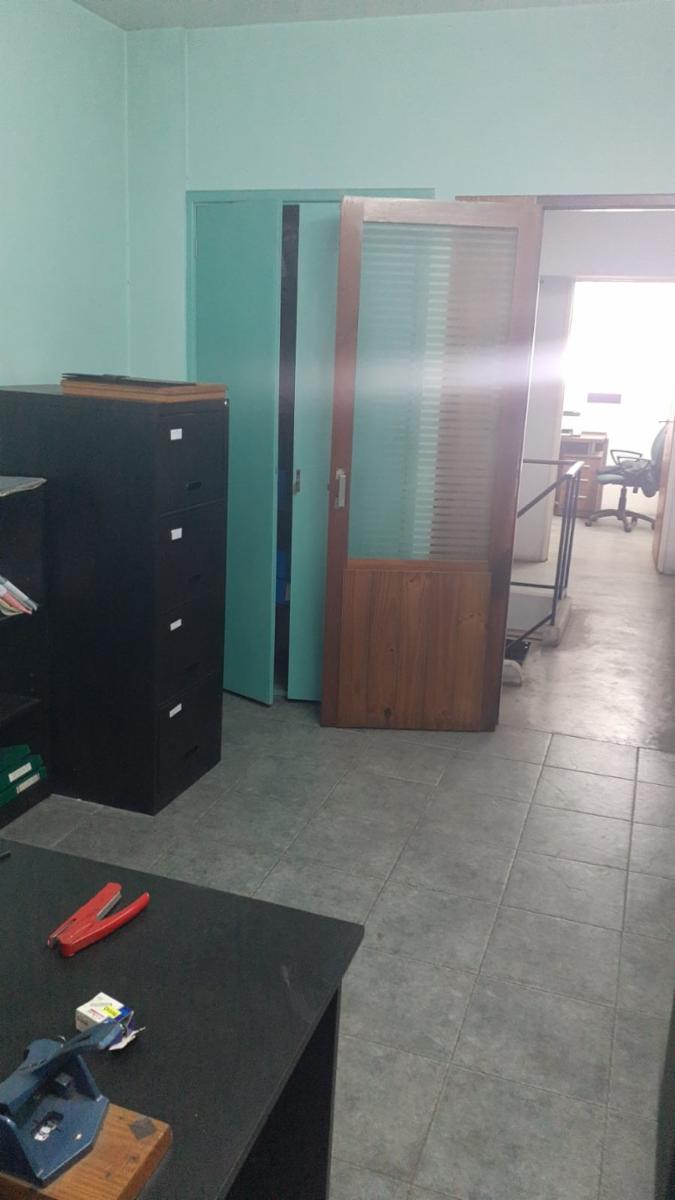 AV. HIPÓLITO YRIGOYEN al 900 · Morón — foto 23