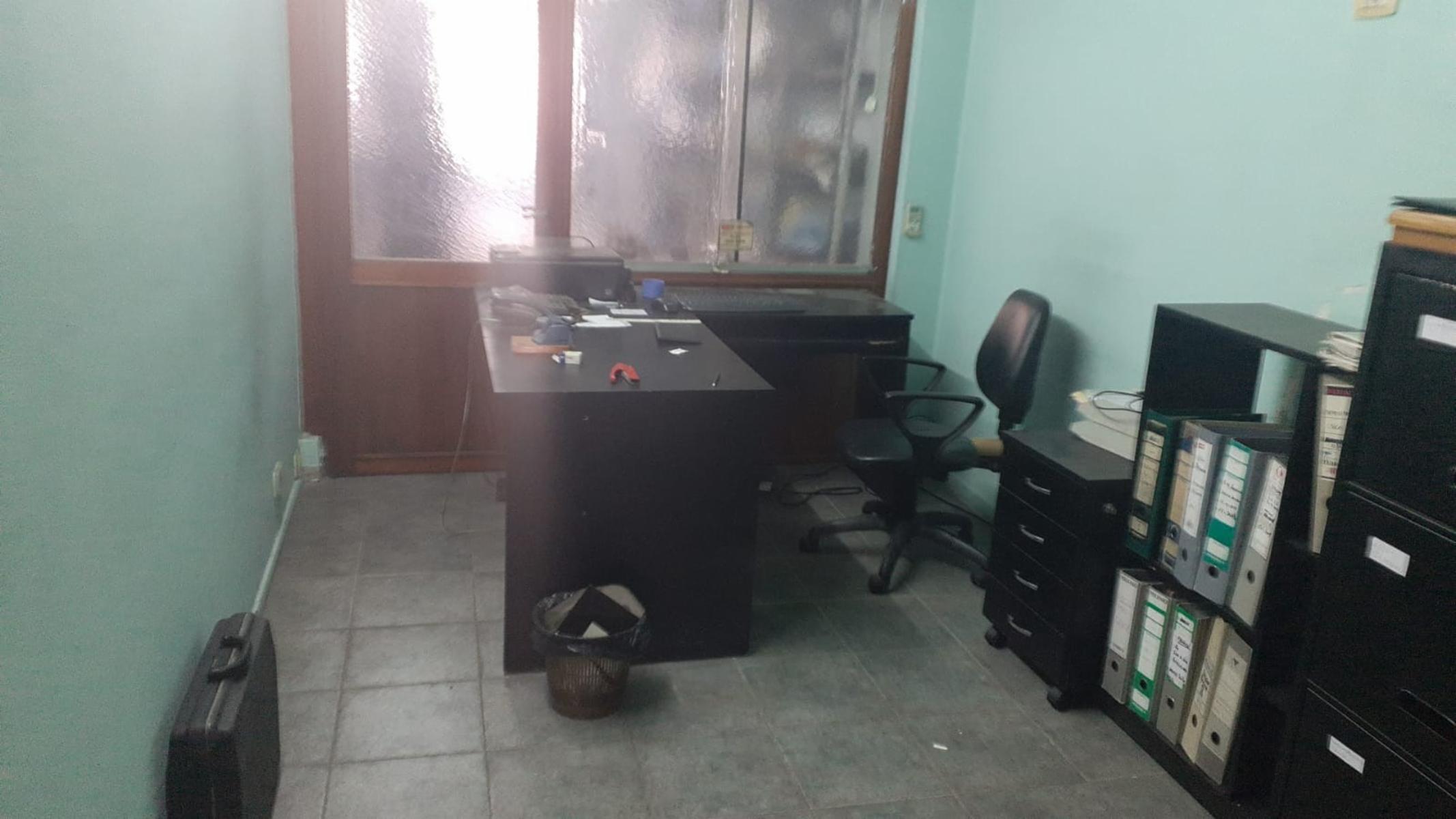 AV. HIPÓLITO YRIGOYEN al 900 · Morón — foto 27
