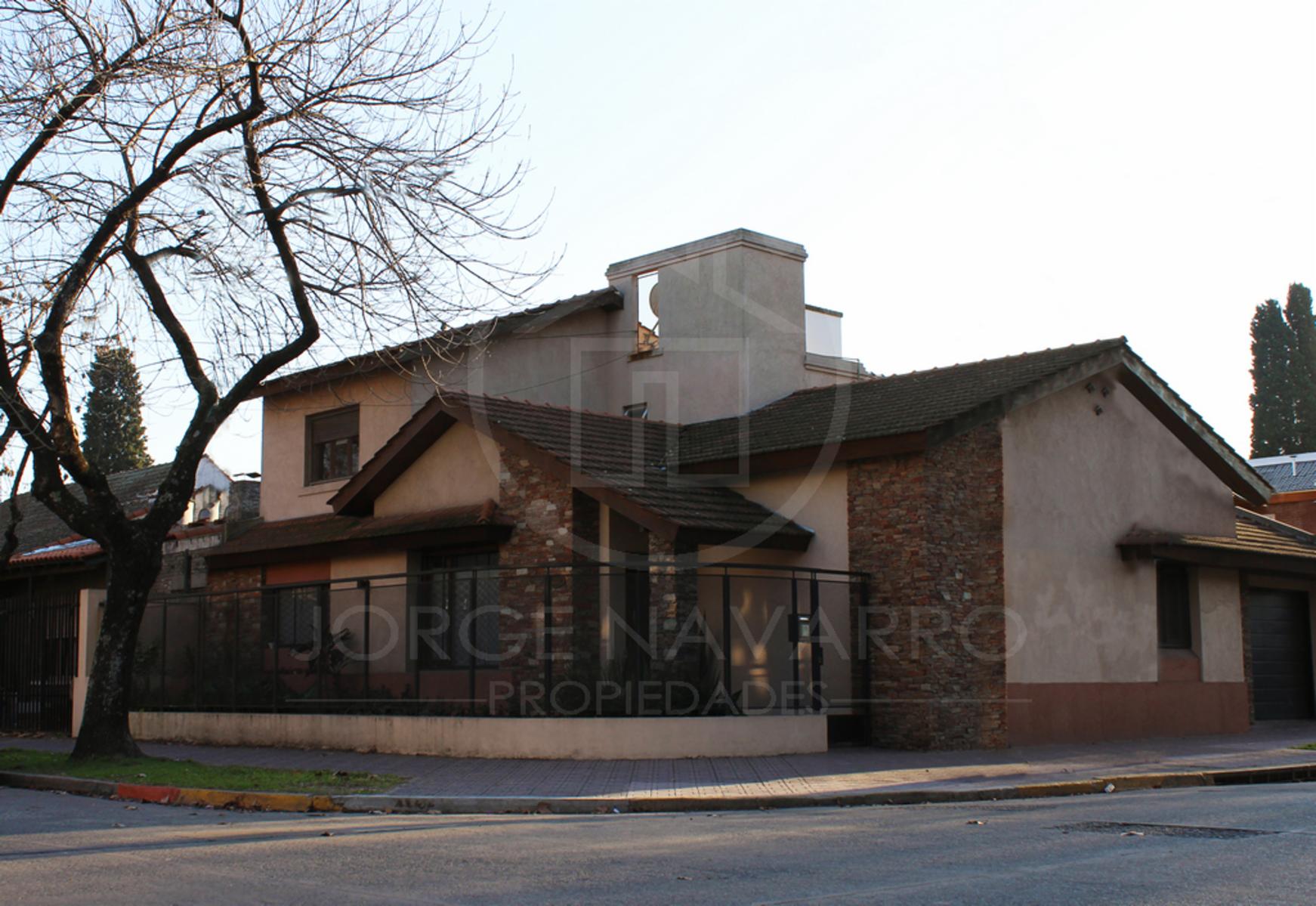 Chalet de Categoria - Congreso y O´donnell - 5 ambientes - Malaver