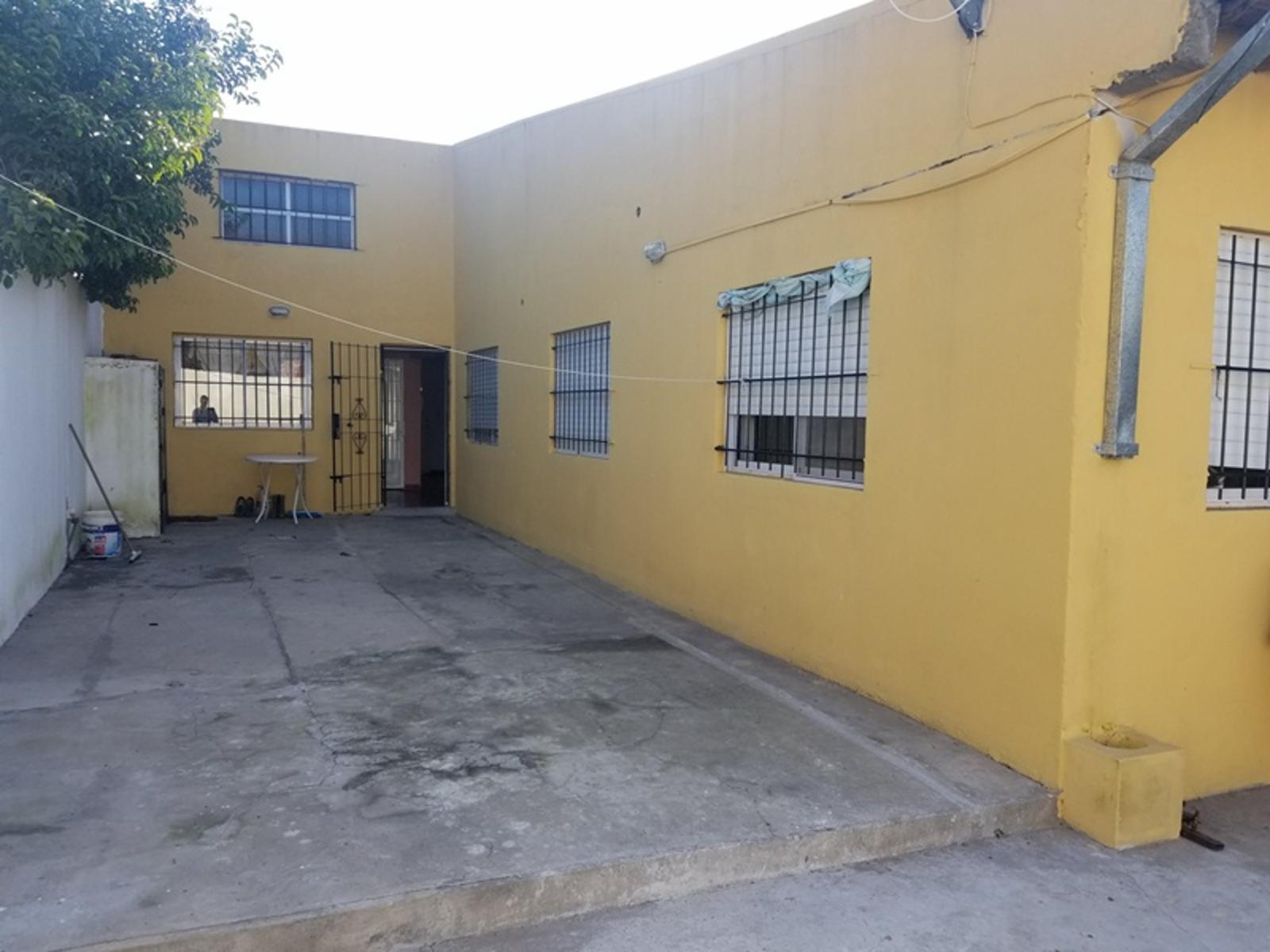 Casa 4 Amb. en Venta, La Reja, Moreno