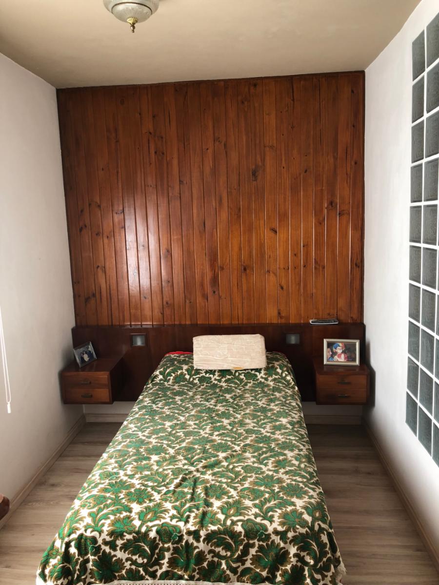 Excelente casa de 3 dormitorios,2 baños, quincho y garage en Rep. de Chile y 60.- · Mercedes — foto 3