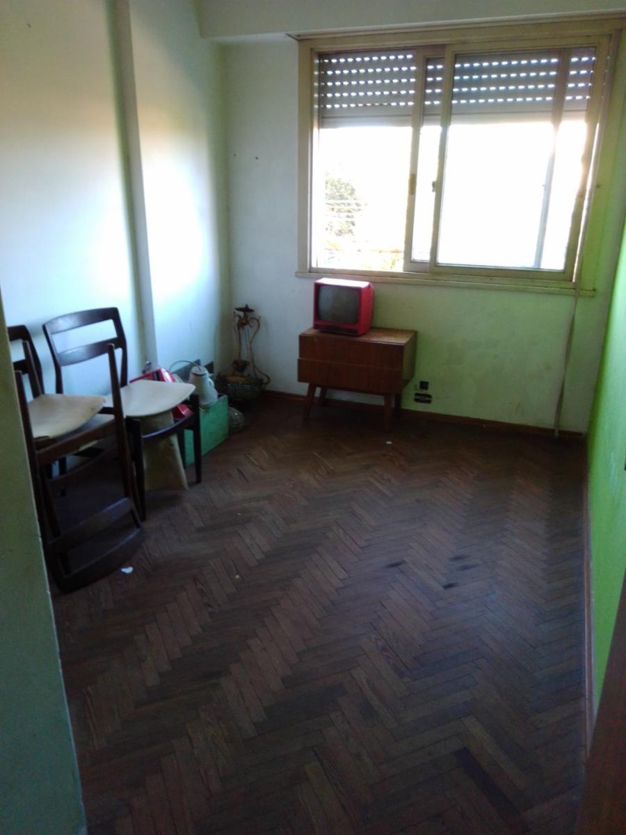 French 655 · Morón — foto 8