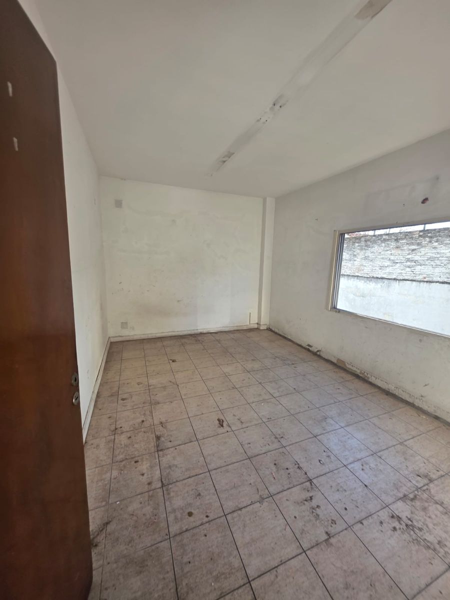 AVENIDA HIPOLITO IRIGOYEN 7819 · Lomas De Zamora — foto 4