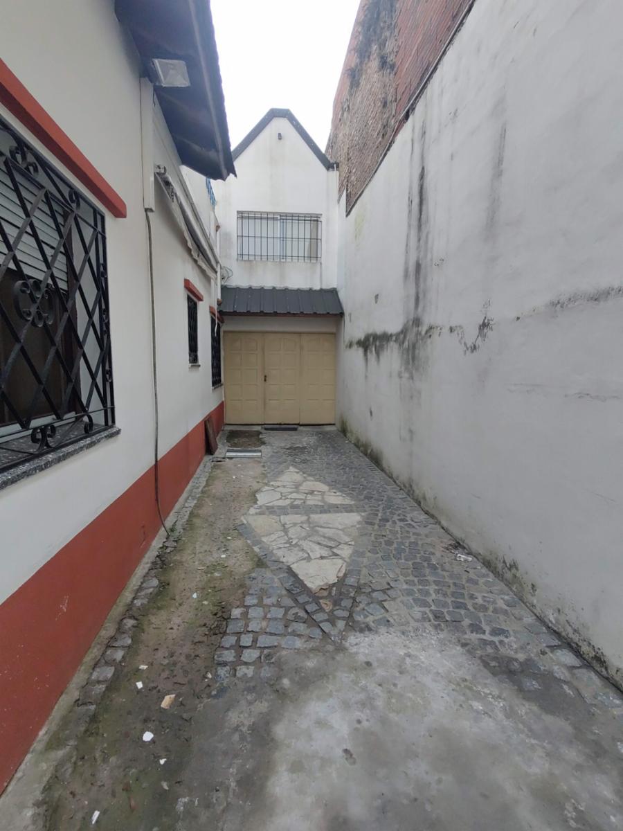Pino 1800 · Morón — foto 8