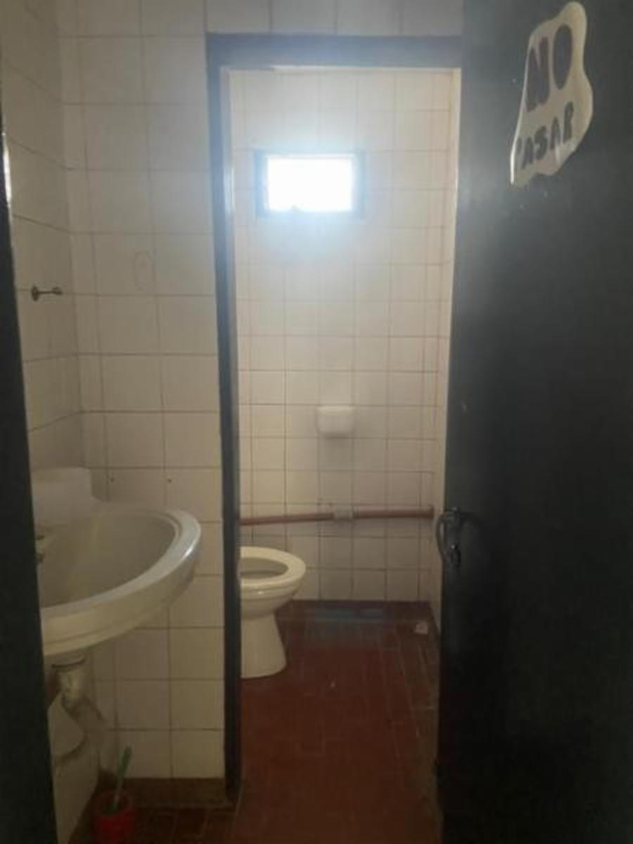 Amplio local en venta en José C Paz