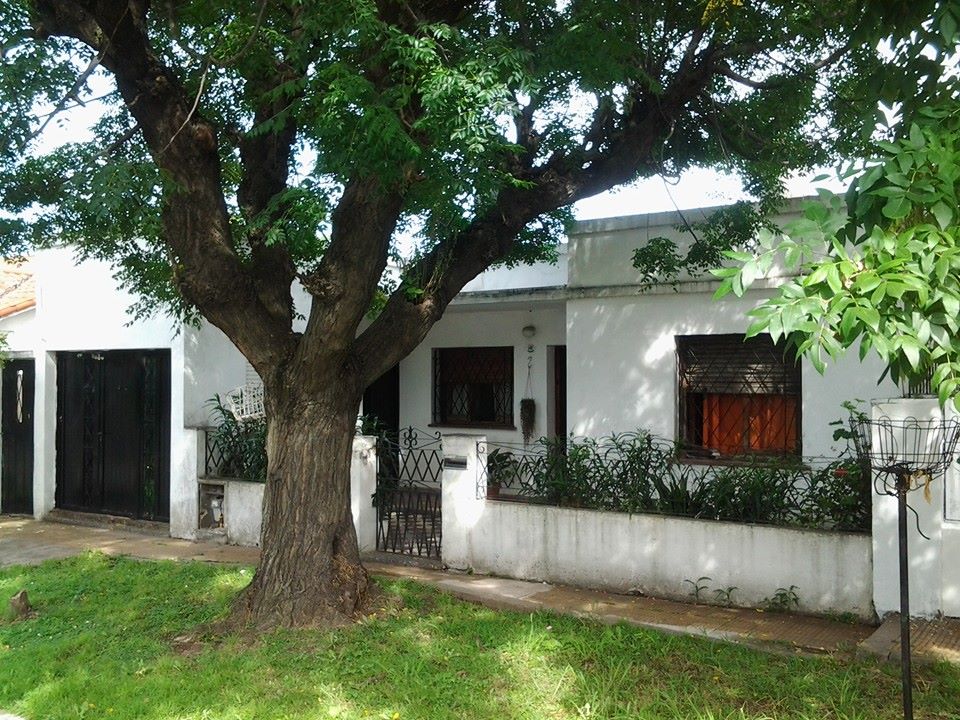 CASA DE UNA PLANTA , BELLA VISTA.