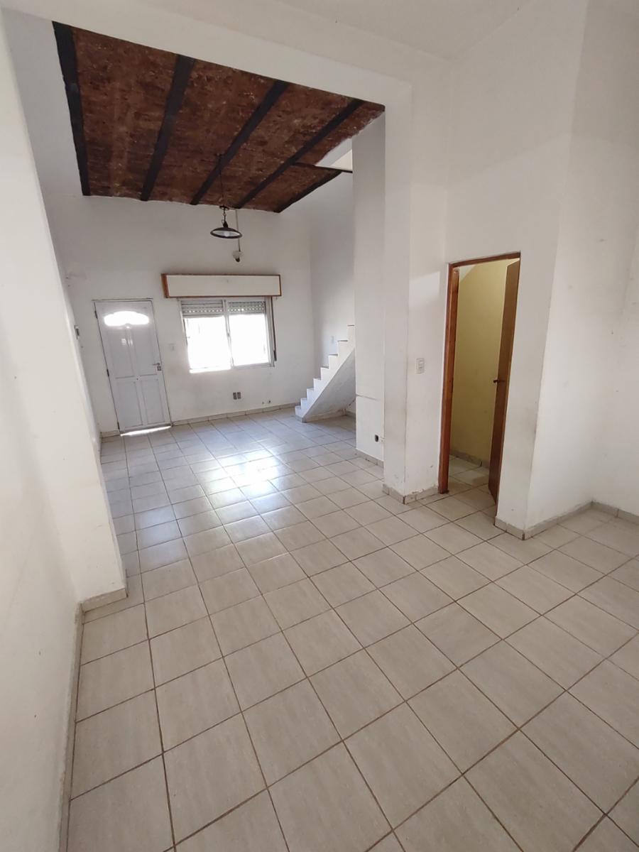 25 de Mayo 1109 · Morón — foto 3