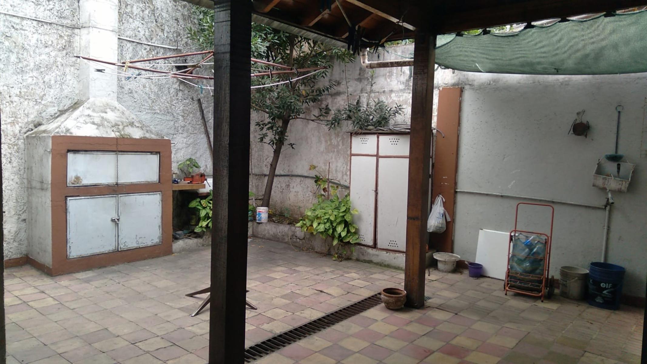 Almirante Brown 4663 · San Martín — foto 3