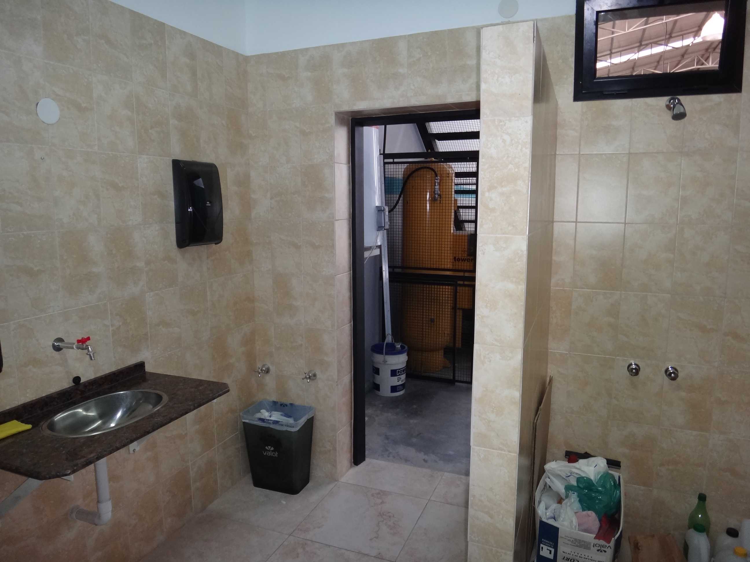 Av. Hipolito Yrigoyen 15800 · Almirante Brown — foto 5