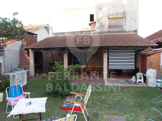 Ituzaingo al 1000 · Almirante Brown — foto 19