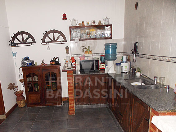 Ituzaingo al 1000 · Almirante Brown — foto 5
