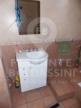 Ituzaingo al 1000 · Almirante Brown — foto 7