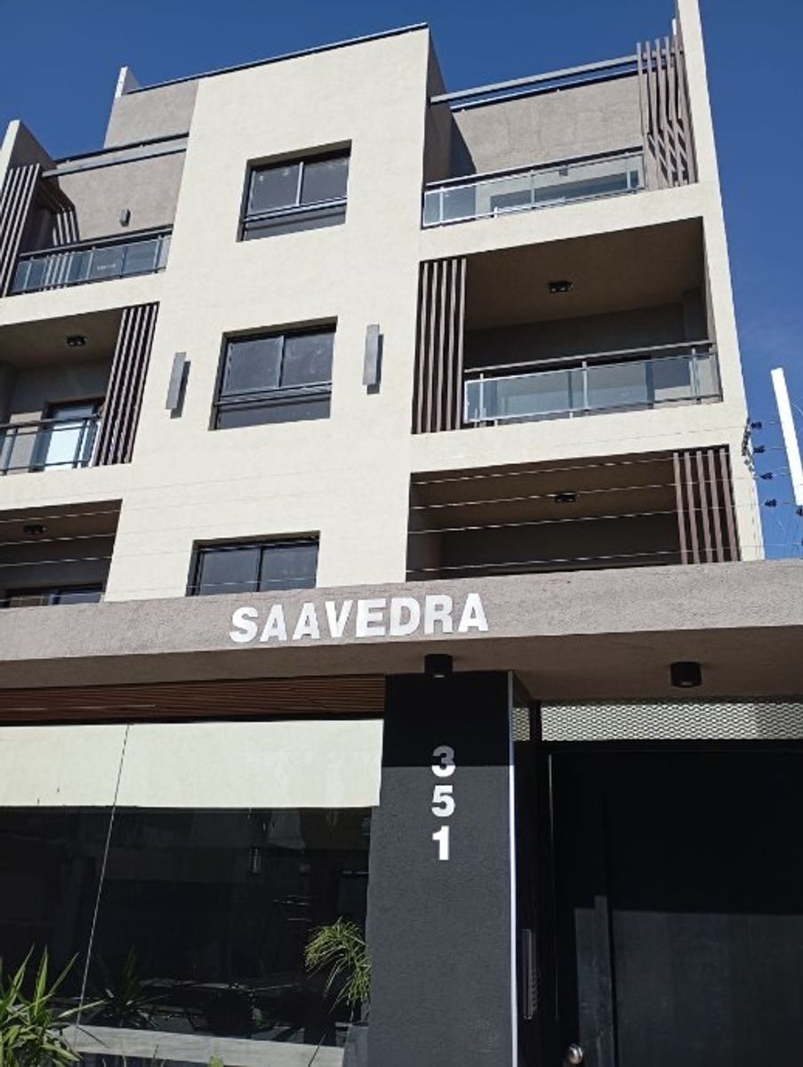 EXCELENTE DEPARTAMENTO A ESTRENAR CON PATIO TERRAZA Y COCHERA