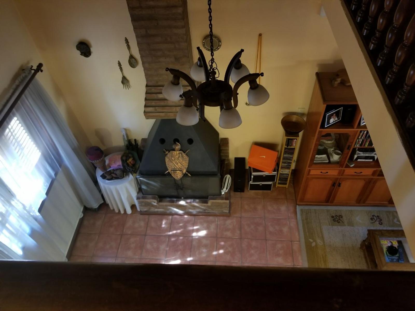 IMPECABLE CASA - ESCOBAR CENTRO - calle Cervantes · Escobar — foto 3