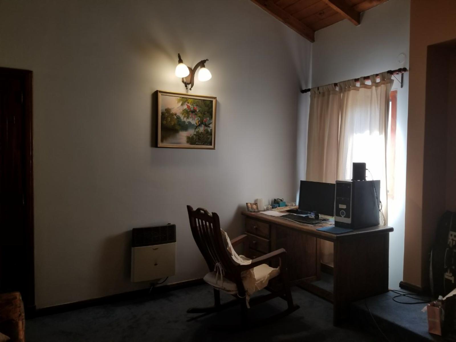 IMPECABLE CASA - ESCOBAR CENTRO - calle Cervantes · Escobar — foto 6