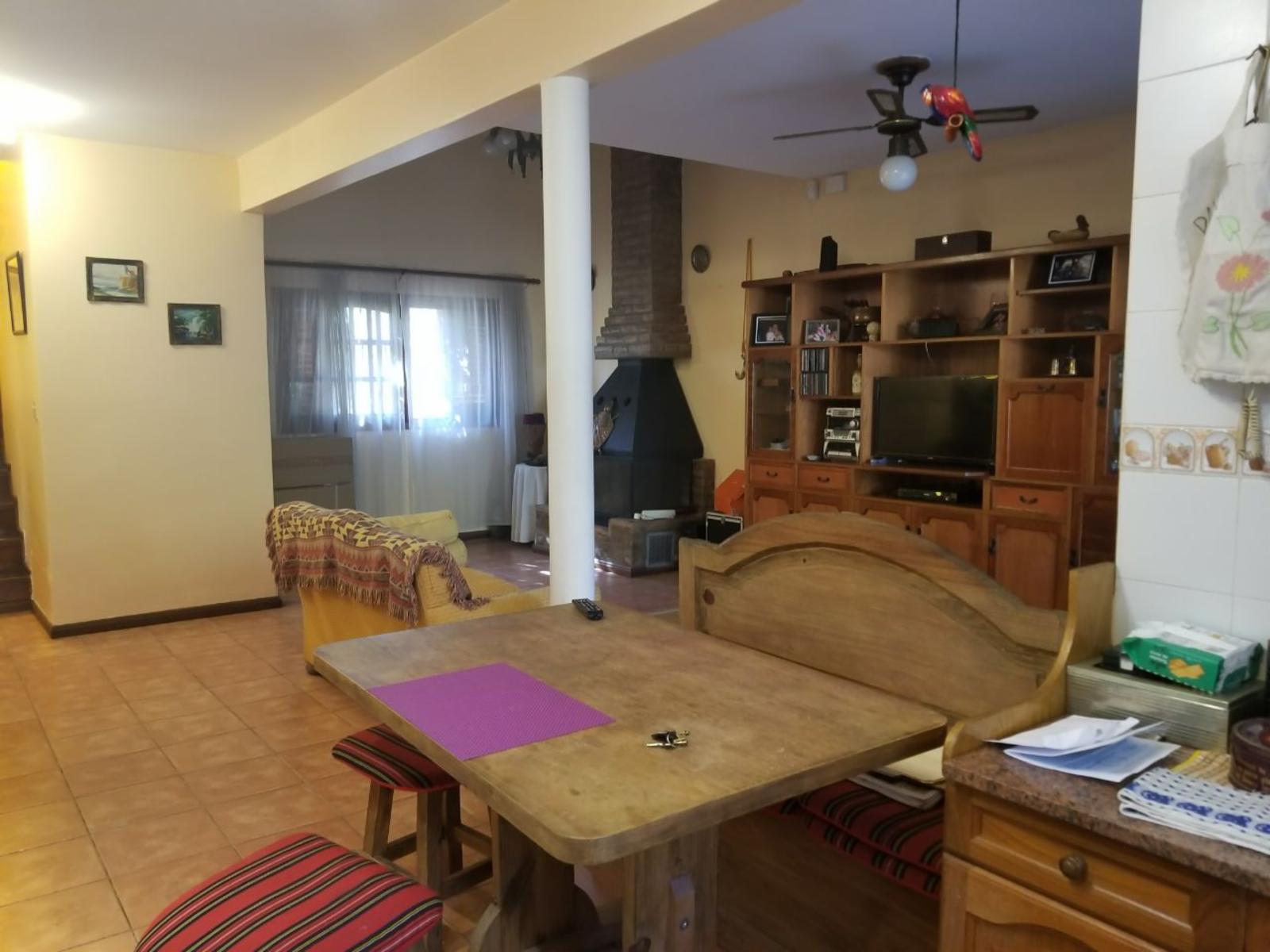 IMPECABLE CASA - ESCOBAR CENTRO - calle Cervantes · Escobar — foto 8