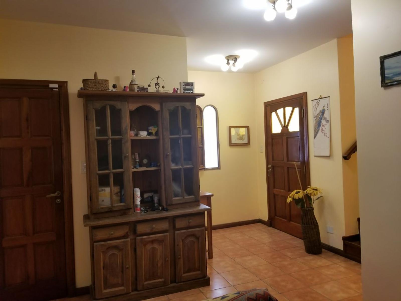 IMPECABLE CASA - ESCOBAR CENTRO - calle Cervantes · Escobar — foto 9