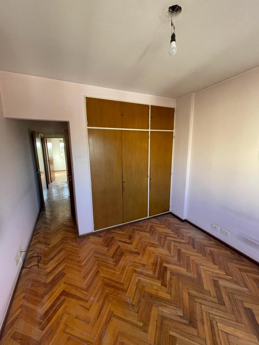 Italia 1210 · San Miguel — foto 4