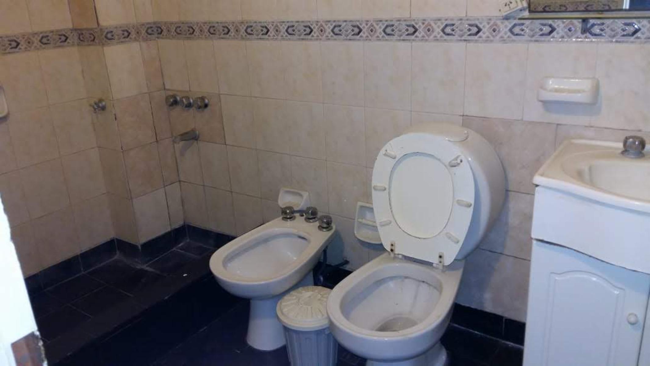 Boulevard Santa Marina 937 · Esteban Echeverría — foto 18