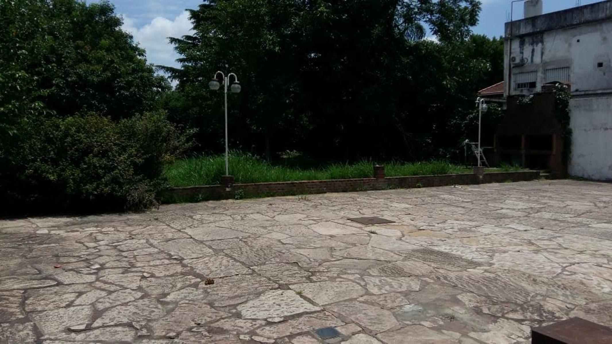 Boulevard Santa Marina 937 · Esteban Echeverría — foto 20