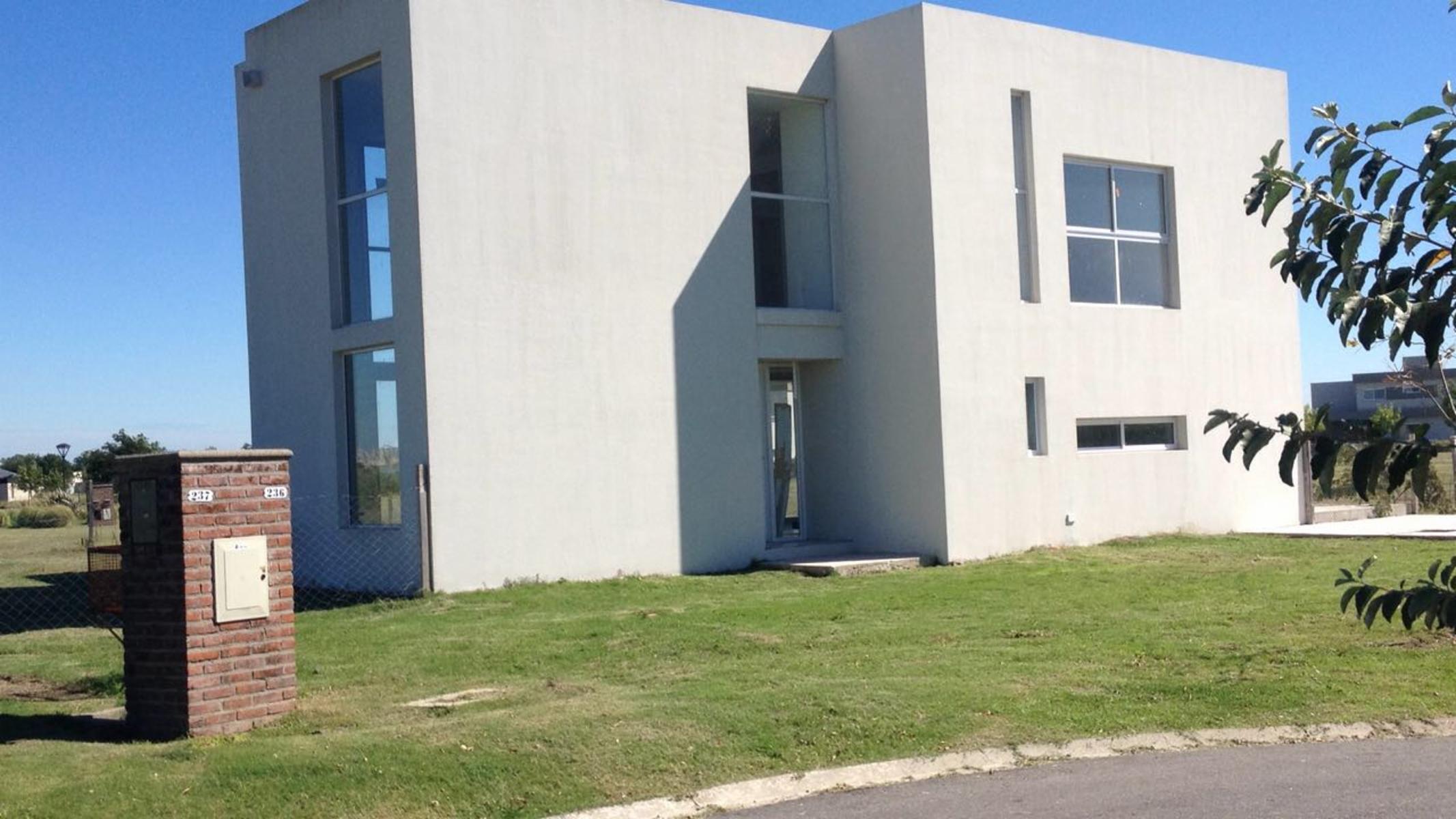 Casa en venta - El Cantón - Barrio Puerto - Countries y Barrios Cerrados Escobar - A ESTRENAR  - LOTE CENTRAL - 2 PLANTAS