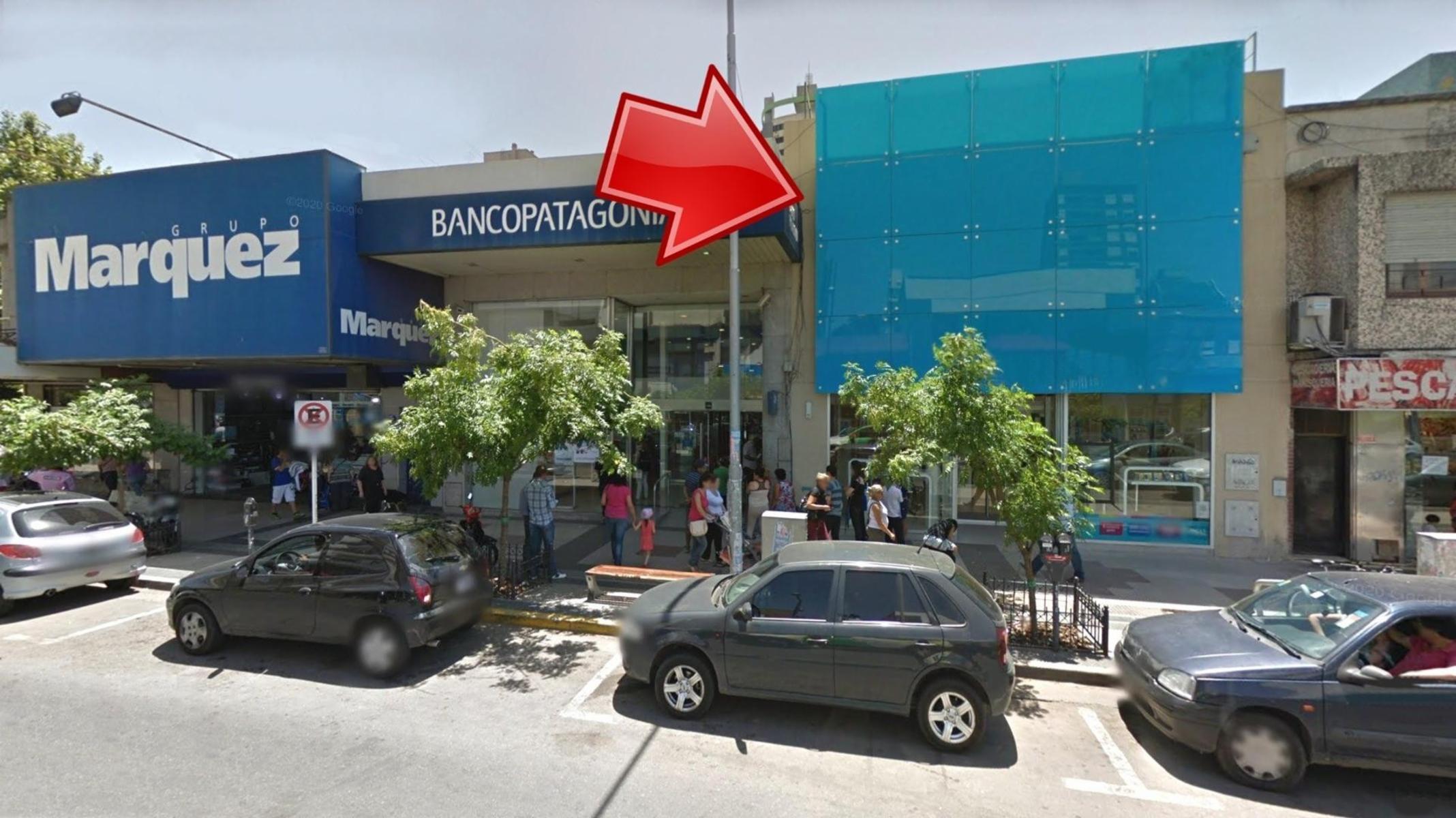 Excelente local comercial Sobre importante avenida a la venta
