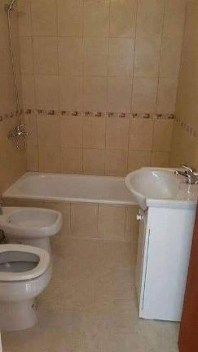Lorenzo López 1050 · Pilar — foto 4