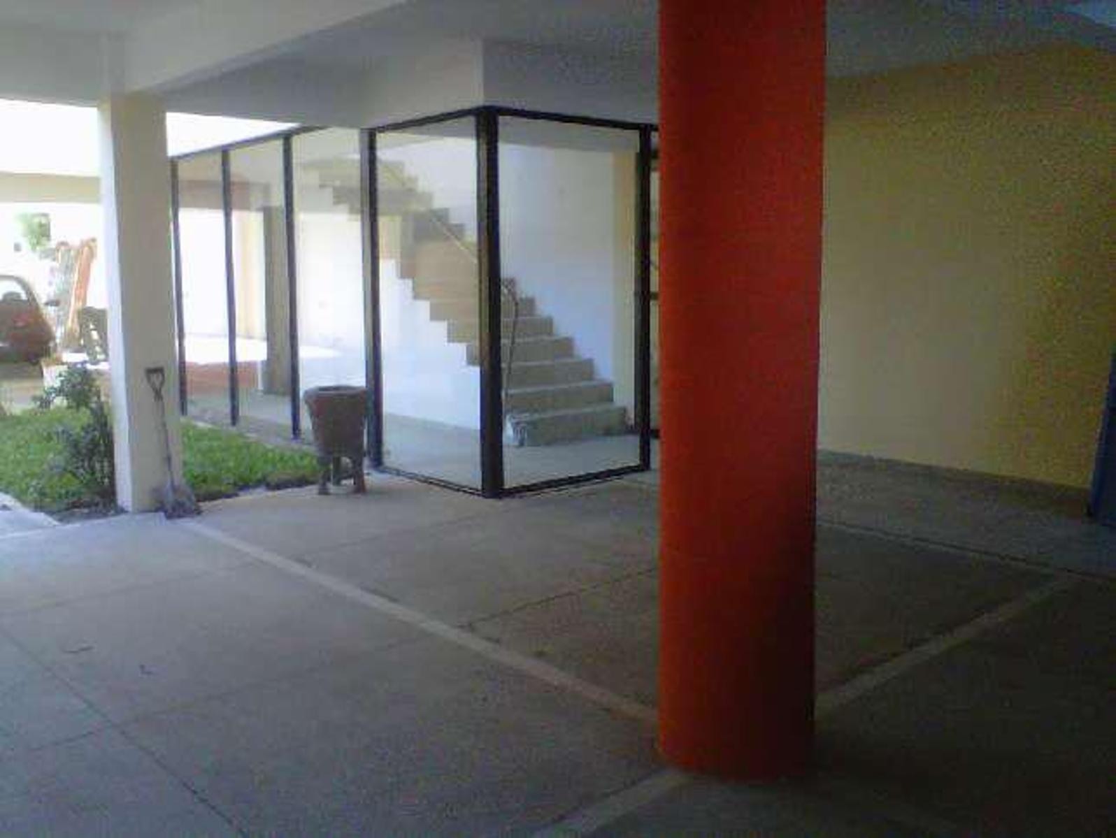 V.Sarmiento/Haedo - Depto 3 amb en venta con cochera y lavadero independiente