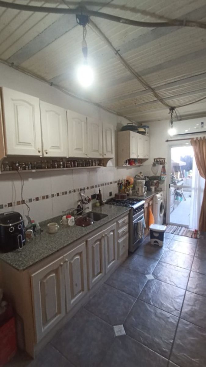 Tres Arroyos 968 · Morón — foto 43