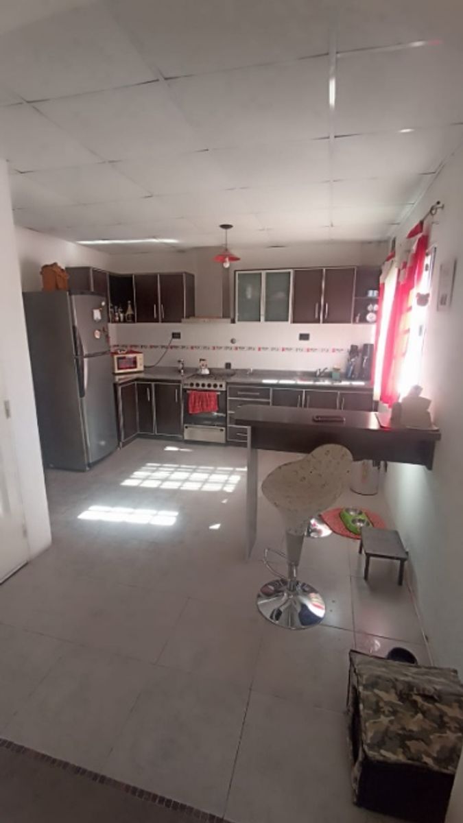 Tres Arroyos 968 · Morón — foto 6